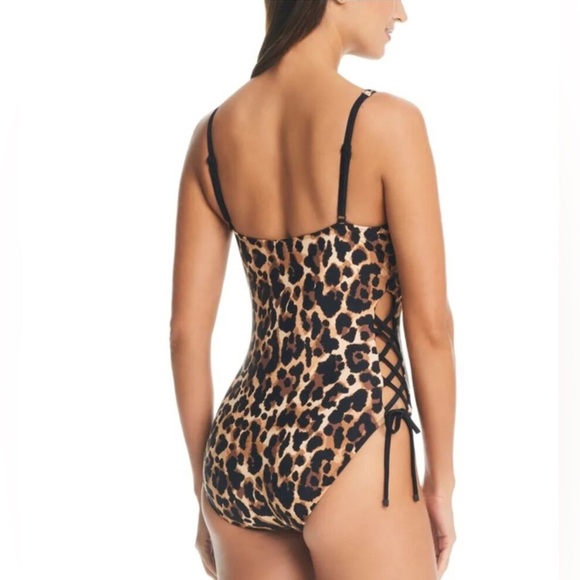 Bar III Cheetah Animal Print Lace Up One-Piece Swimsuit Size Small NWT - Picture 3 of 13